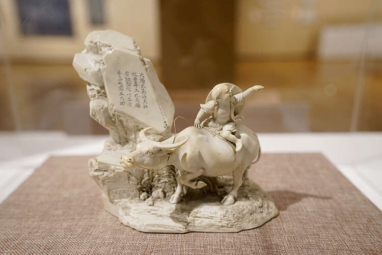 时隔70年再现:百余民间美术工艺品齐聚清华