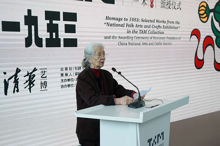 时隔70年再现:百余民间美术工艺品齐聚清华