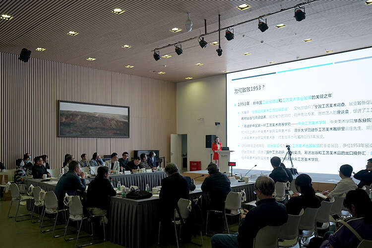时隔70年再现:百余民间美术工艺品齐聚清华