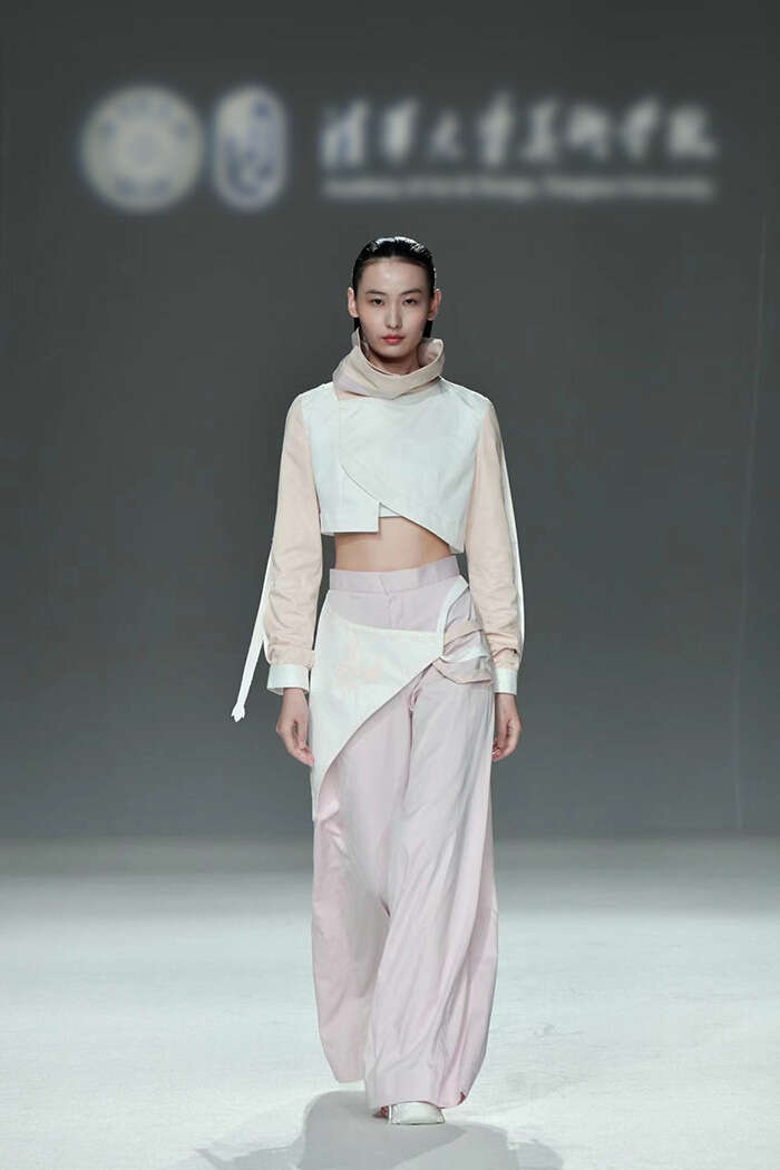 清华美院2023届服装与服饰设计专业毕业设计作品发布会举办