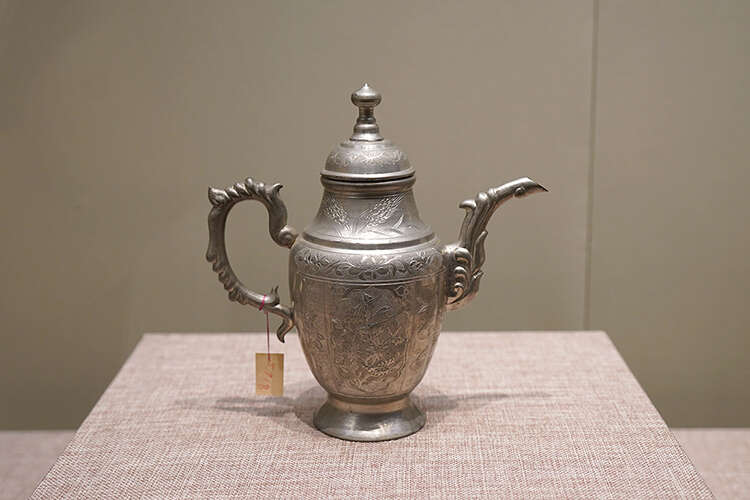 时隔70年再现:百余民间美术工艺品齐聚清华