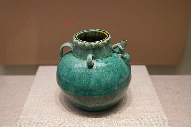 时隔70年再现:百余民间美术工艺品齐聚清华