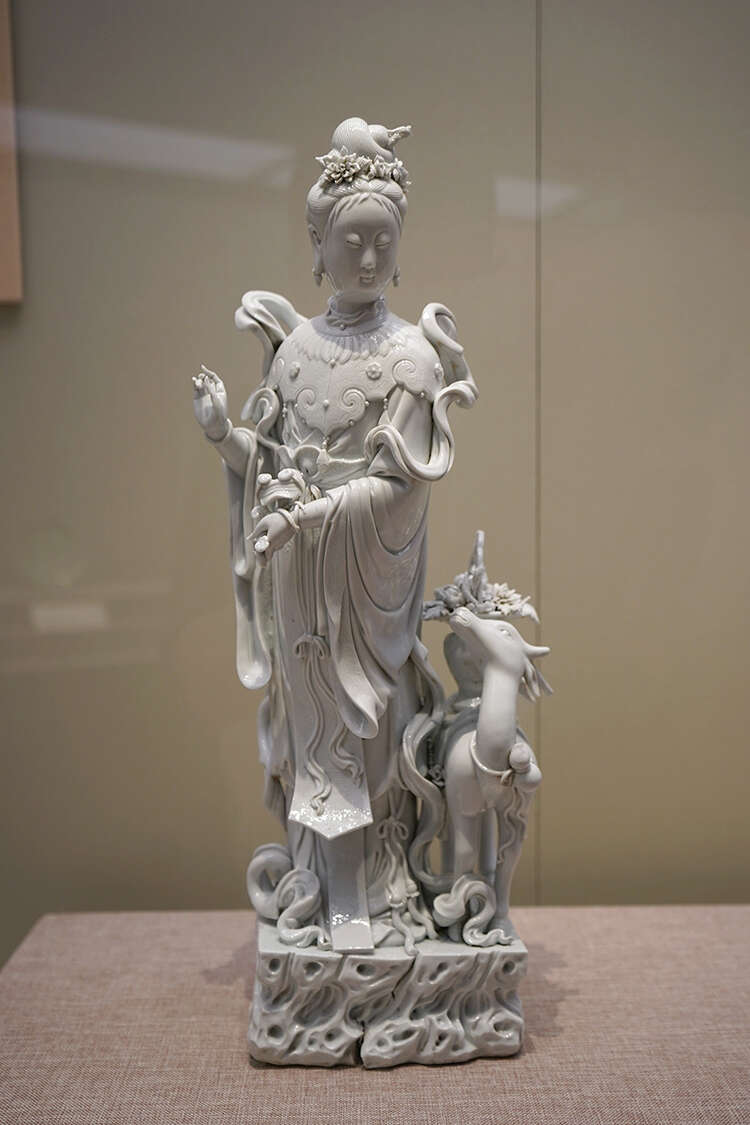 时隔70年再现:百余民间美术工艺品齐聚清华