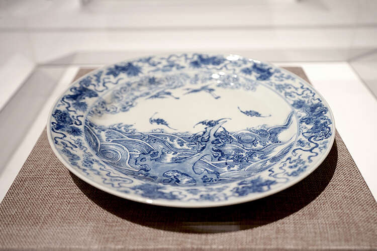 时隔70年再现:百余民间美术工艺品齐聚清华