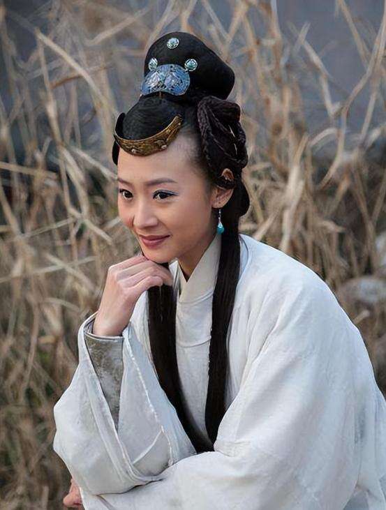 曲栅栅:嫁给落魄黄海波,凭《狂飙》走红,赚钱养夫8年苦尽甘来
