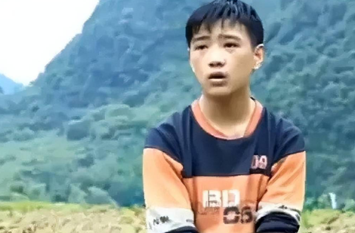 广西13岁男孩韦仁龙父母双亡,靠捡垃圾谋生,6年后,以707高考分数考上北大