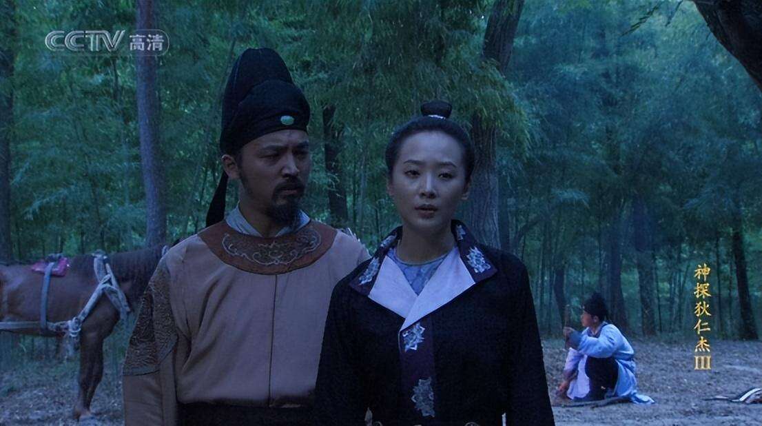 曲栅栅:嫁给落魄黄海波,凭《狂飙》走红,赚钱养夫8年苦尽甘来