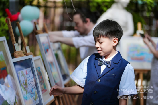 “跨越大洋·运河对画”中国巴拿马少儿绘画展搭建两国青少年艺术友谊之桥