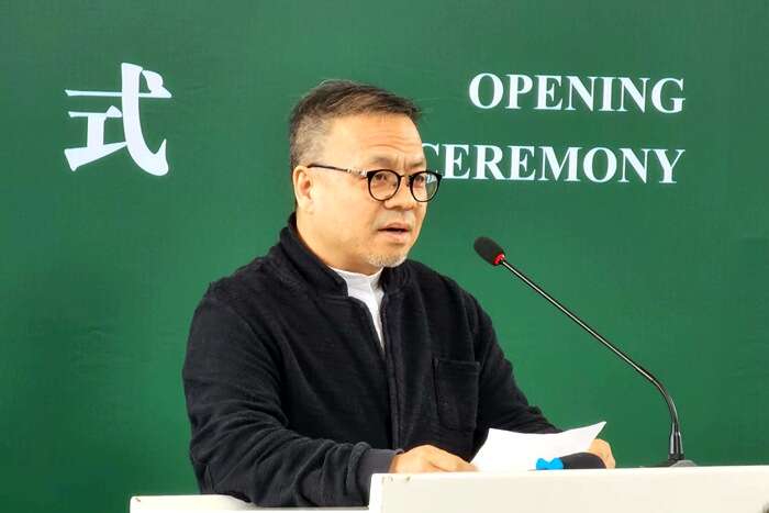 风格是投在地上的影子,我只管走路——八旬闫振铎的“无界”生涯