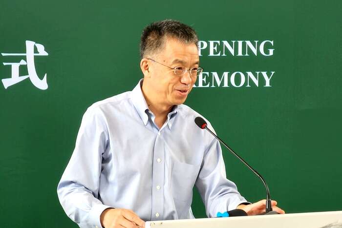 风格是投在地上的影子,我只管走路——八旬闫振铎的“无界”生涯