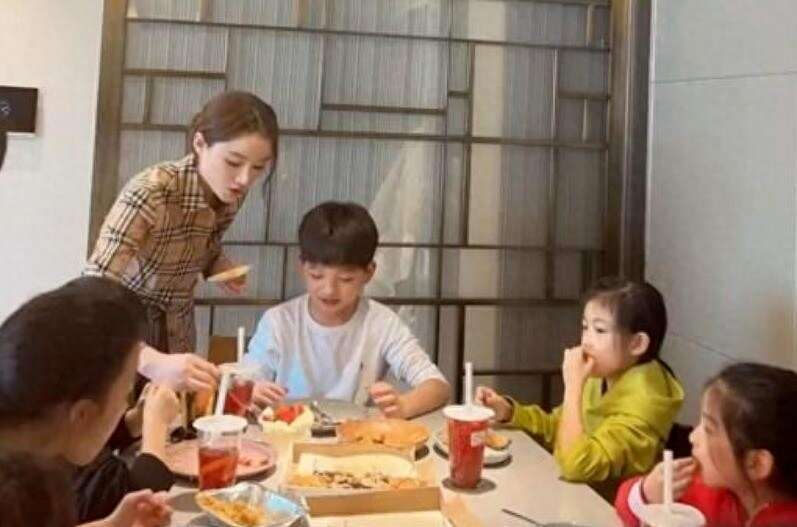 浙江女子因不想浪费丈夫基因,结婚13年生9个娃,只为凑齐12生肖