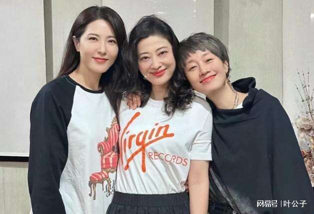 马伊琍曾黎梅婷同框比美!曾黎脸部好僵硬