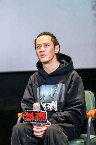 《怒潮》武汉路演 陈晓依妈妈力挺女儿到场支持