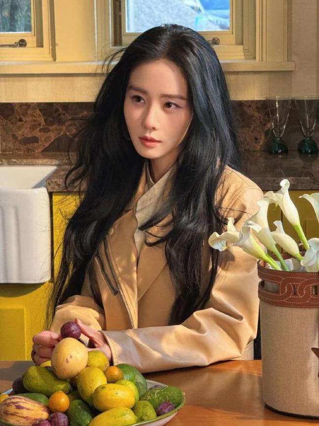 刘诗诗谈拍戏:每天做俯卧撑 危险动作戏自己完成