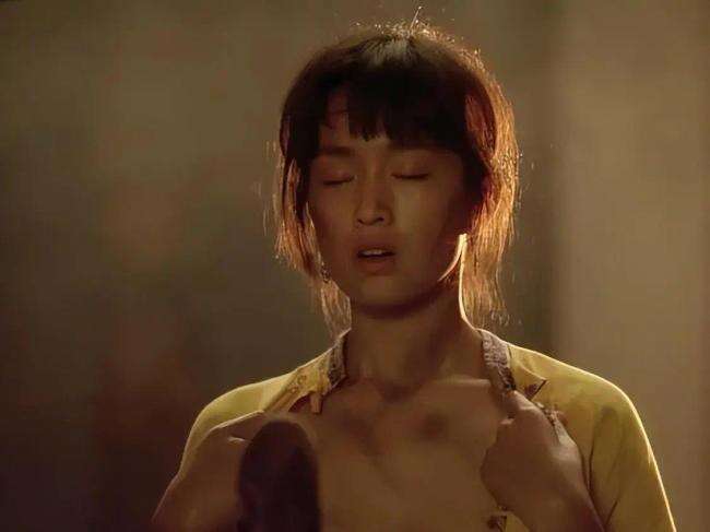 巩俐大尺度之作 张艺谋人性猛片 却最先在国外上映
