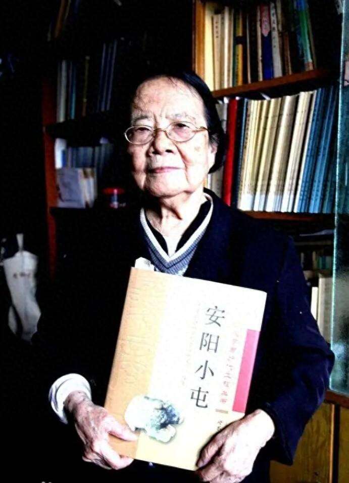 驻守殷墟40年 看女考古学家郑振香和妇好时隔3000年的相遇