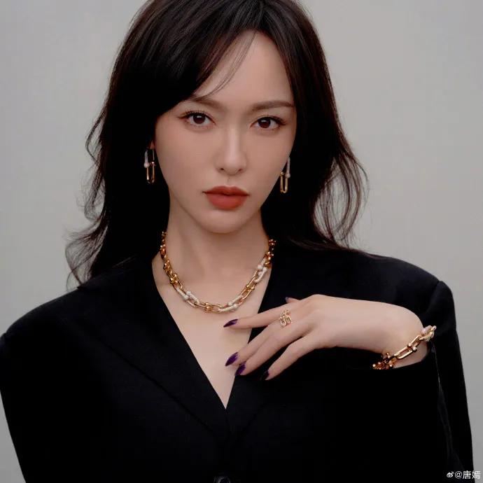 唐嫣主演的又一部古装戏正在热播,其晒出古风大片!