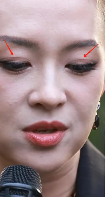 上海这一夜,章子怡画发际线、眼皮贴翘起,12秒换8个表情不自信