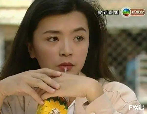 小龙女陈玉莲近照曝光,素颜状态真实自然,周润发刘德华曾称赞