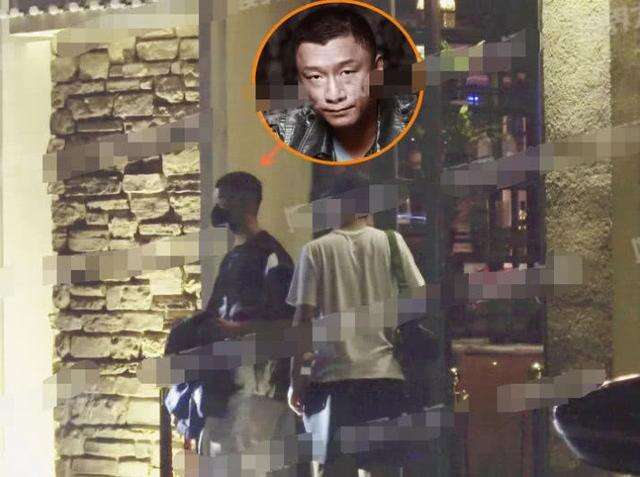 孙红雷私下聚会包下餐厅整层,室内抽雪茄被拍到后发文道歉