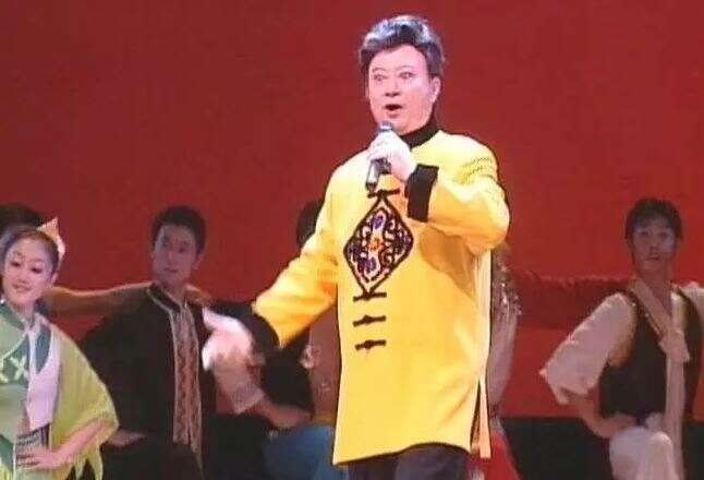 著名歌唱家胡宝善逝世,胡军在微博发文悼念父亲