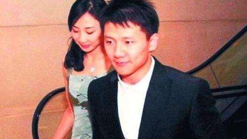 奥运冠军被《长安十二时辰》制片人求婚,何雯娜梁超订婚了!