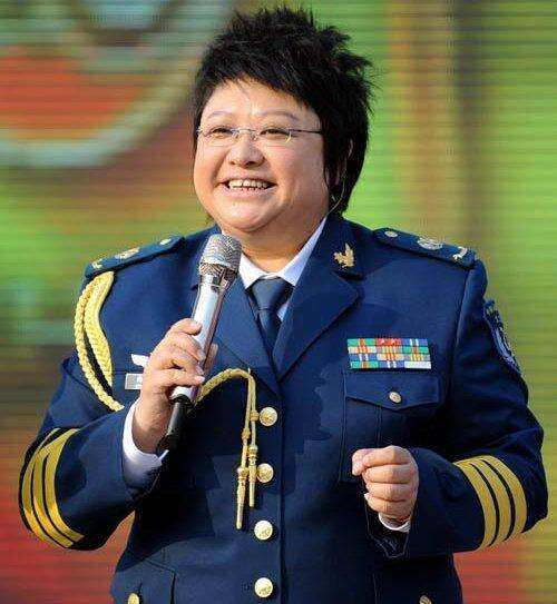 韩红去前线照曝光,自曝病倒三天让网友担心,为武汉募捐3千多万