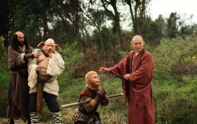 难怪孙悟空宁愿被赶走也要打死白骨精,你看他火眼金睛看到了啥
