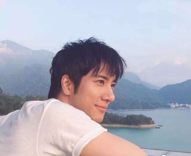 男星爆老婆被巨星约开房,聊天记录露骨肉麻,五大线索直指林俊杰?
