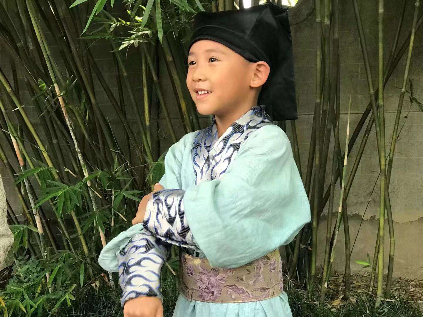 小演员冯健倍主演百集系列小戏骨微电影《木兰从军》