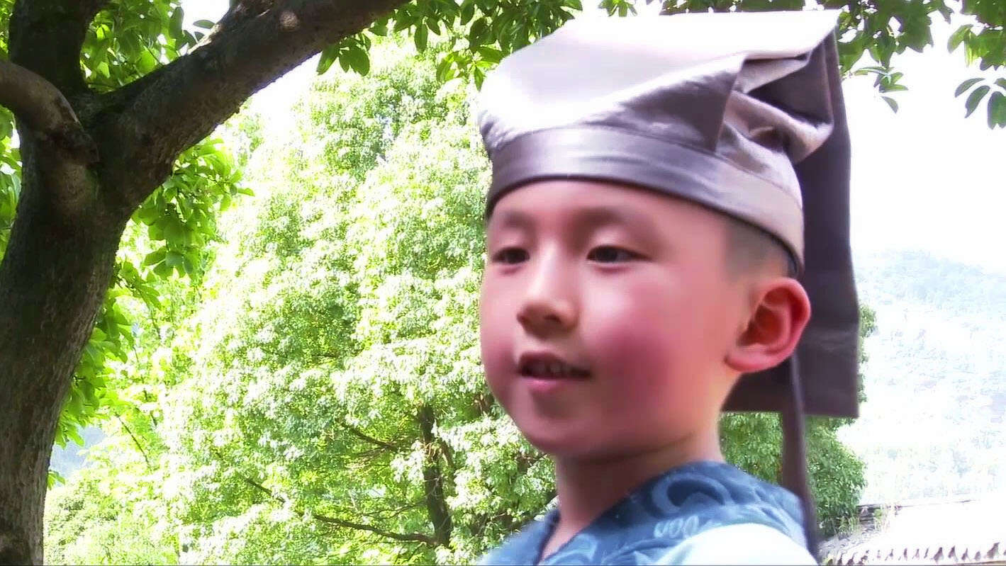 高歌进在百集系列小戏骨微电影《木兰从军》中饰演文轩
