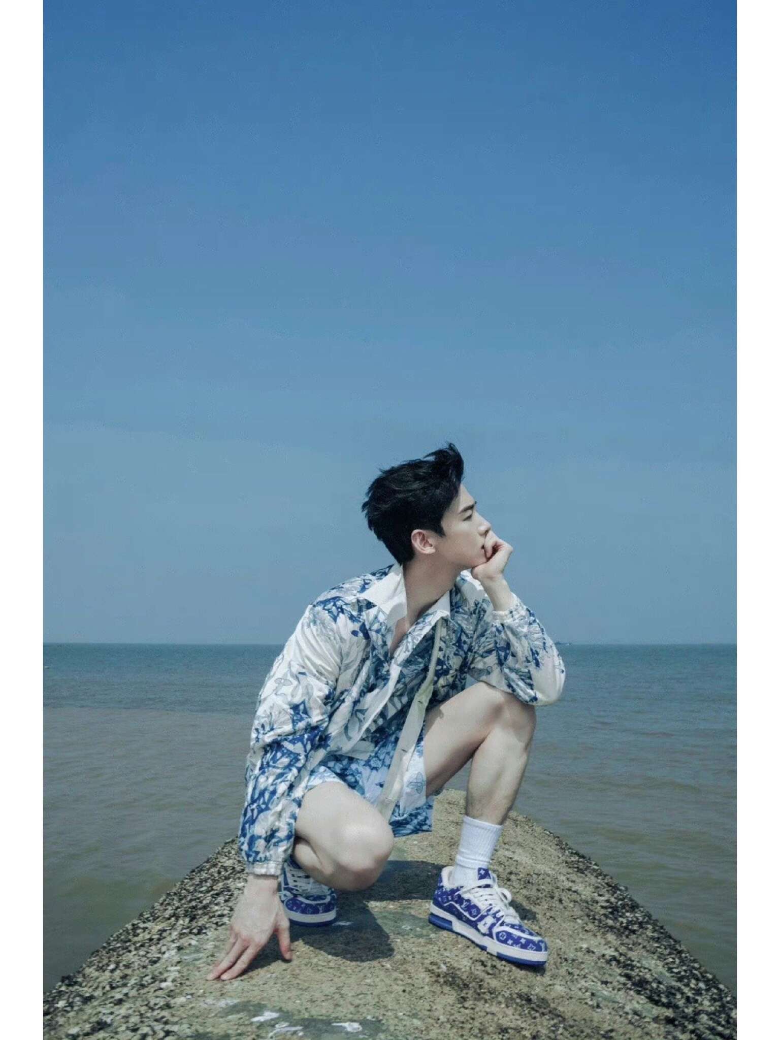 白敬亭有点妖娆
白