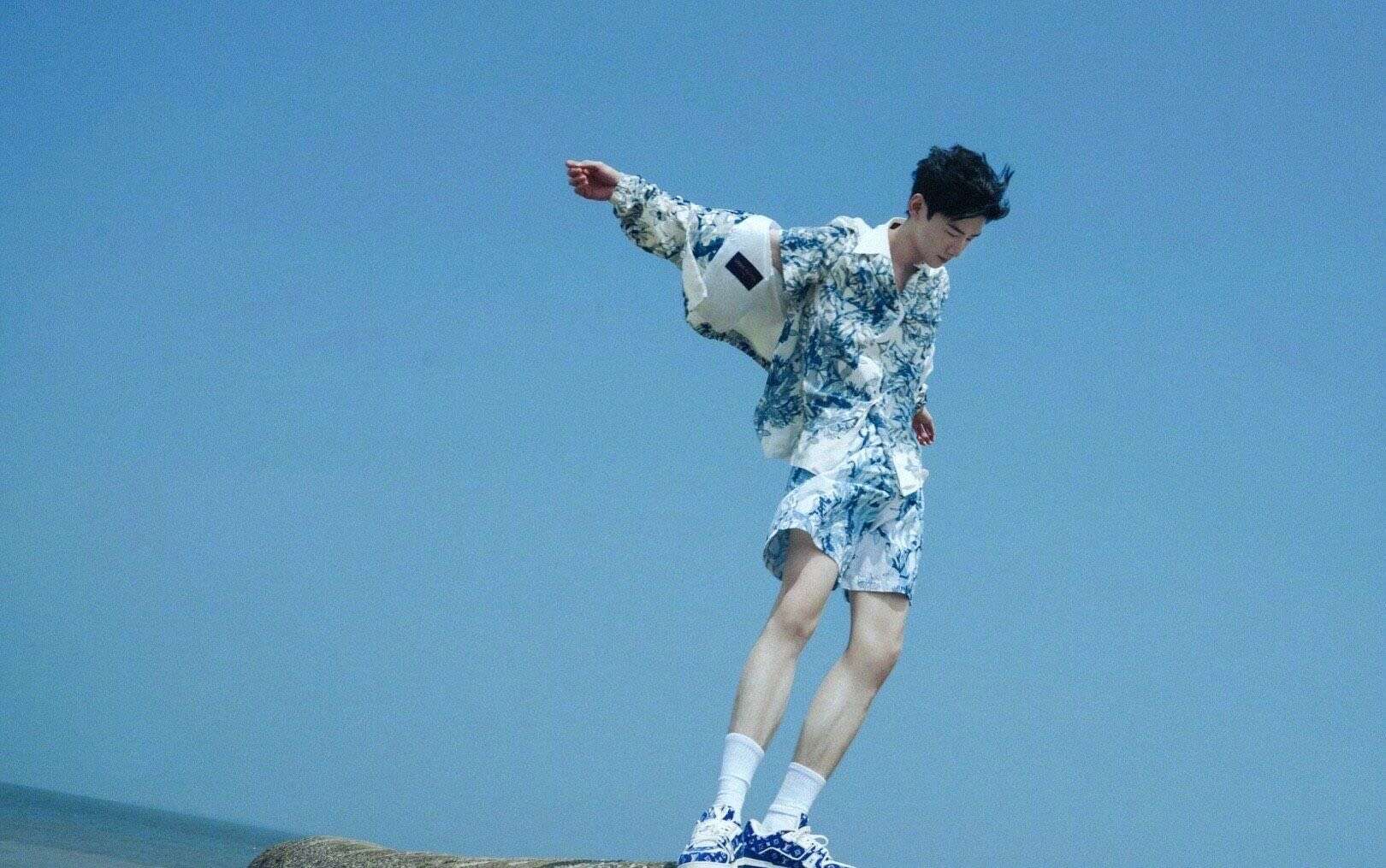 白敬亭有点妖娆
白