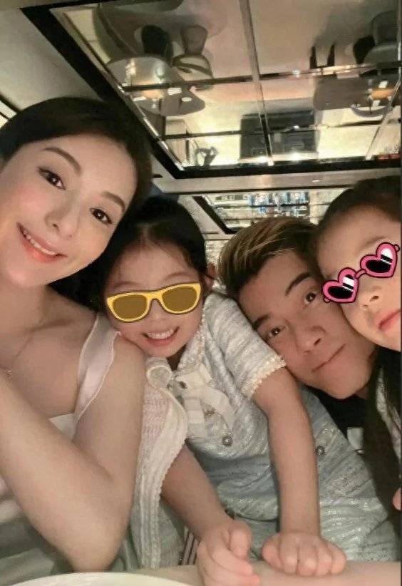 郭富城被二女儿打扮成 “郭姑娘”!父女互动温馨有爱