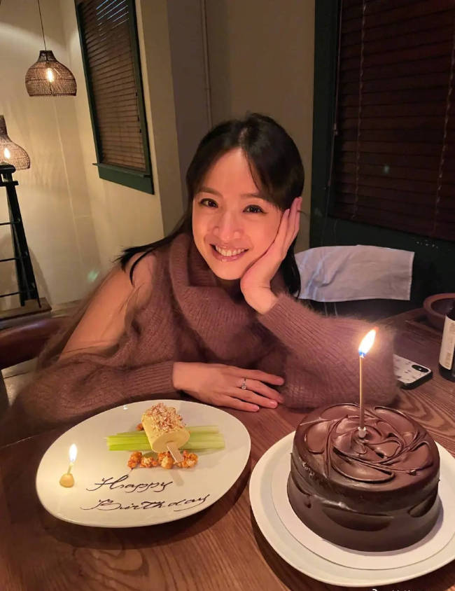 林依晨怀二胎 7 个月首次露面,素颜状态佳尽显幸福孕味