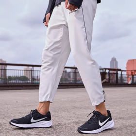 Nike Revol