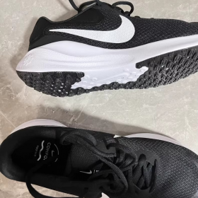 Nike Revol