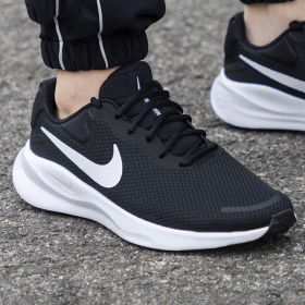 耐克NIKE Rev