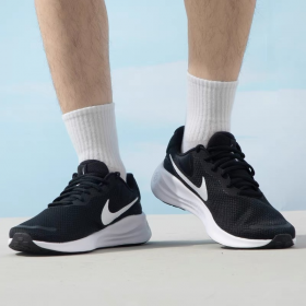 透气性是NIKE R