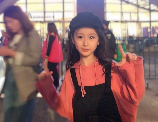 童星文淇14岁获影后,张子枫演技炸裂,00后小花们已经开始冒头了!