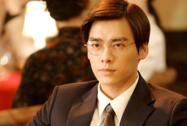 《麻雀2》又叫《惊蛰》,终于定档在10月22日播出啦!