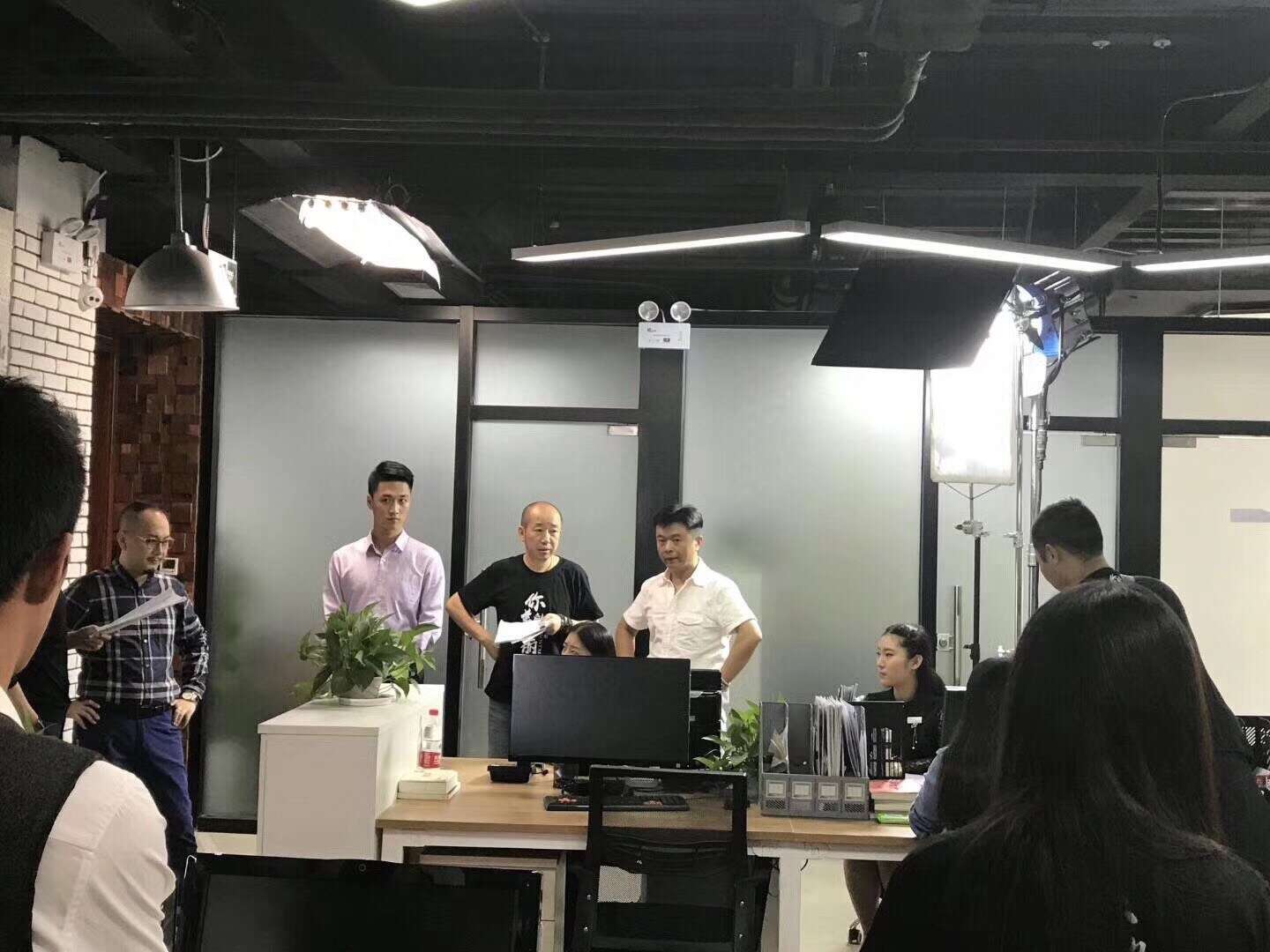 华视搜星出品发行的首部关爱自闭症儿童的网络大电影《你的美丽》正在爱奇艺热播中!